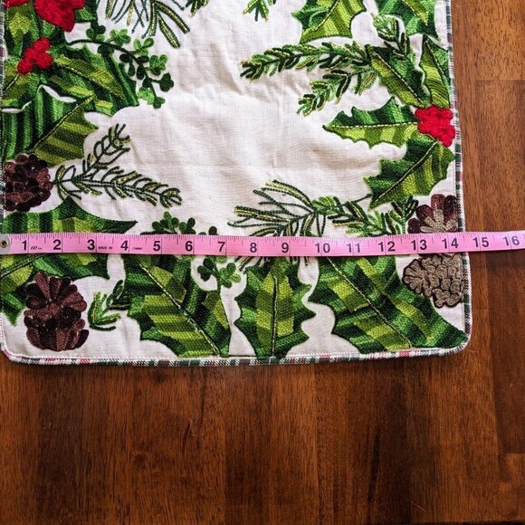 Holiday Table Runner w Poinsettias - Picture 5 of 7
